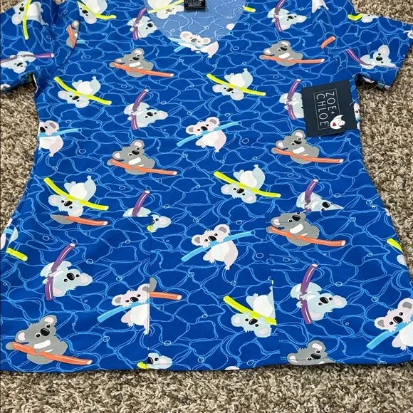 Zoe + Chloe XS Scrub Top Koala Surfboard Print Blue V-Neck - Picture 4 of 5